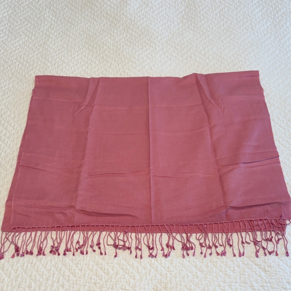 Mauve Pink Wool Fringed Scarf